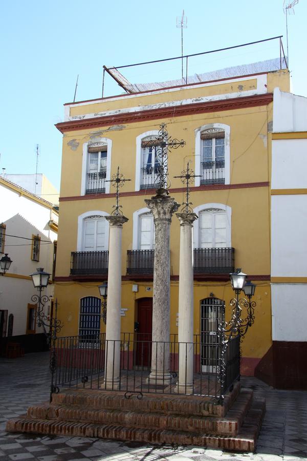 Hotel Patio De Las Cruces Sevilla Kültér fotó