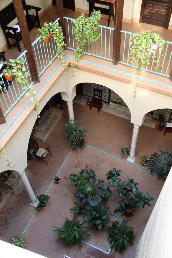 Hotel Patio De Las Cruces Sevilla Kültér fotó